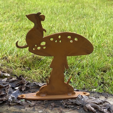 Mouse on Mushroom